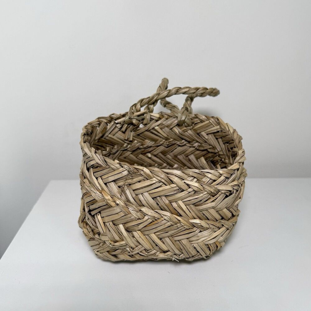 Mini Hanging Woven Sea Grass Basket